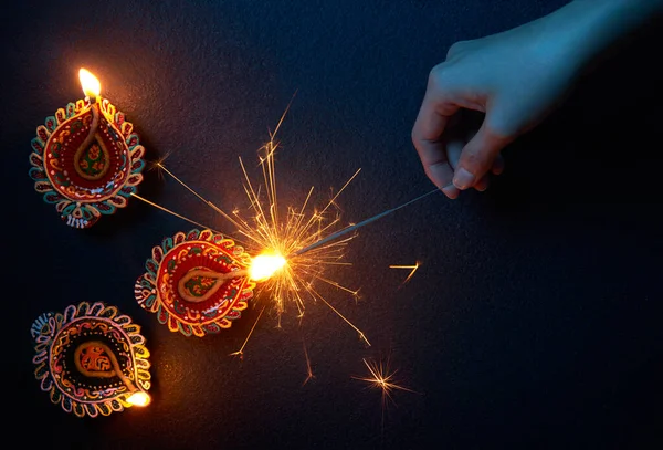 Φωτισμός Σπινθήρα Λάμπα Diya Κατά Διάρκεια Εορτασμού Diwali — Φωτογραφία Αρχείου