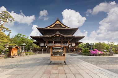 Zenkoji Tapınağı, Nagano, Japonya. 7. yüzyılda inşa edilen Japonya'da yapılmış en önemli tapınaklardan biri