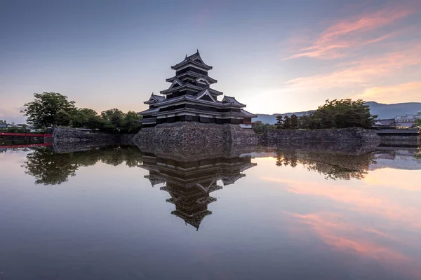 Vista Panorâmica Castelo Matsumoto Japonês Sob Céu Nublado Durante Dia — Fotografia de Stock