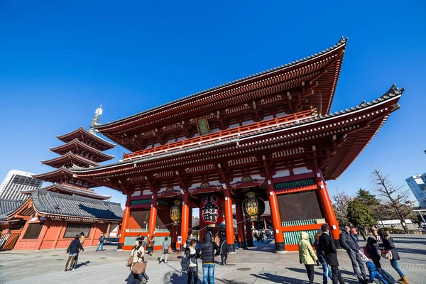 Budist Tapınağı Tokyo Japonya Mavi Gökyüzü Karşı Turist — Stok fotoğraf