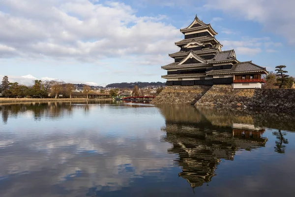 Vista Panorámica Del Castillo Japonés Matsumoto Bajo Cielo Nublado Durante — Foto de Stock