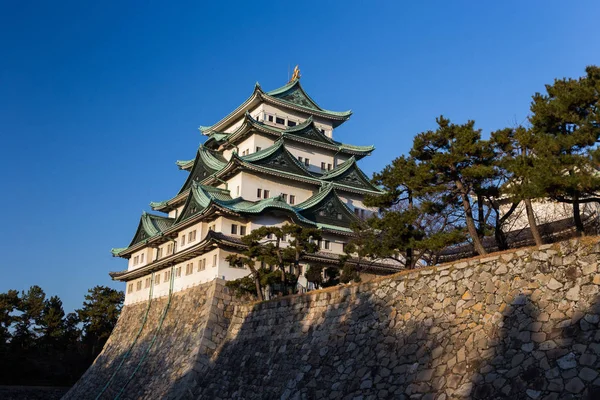 名古屋城堡在蓝天背景在白天 — 图库照片