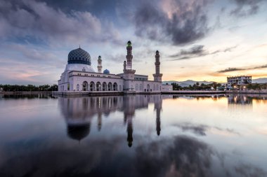 bir kota kinabalu şehir Camii