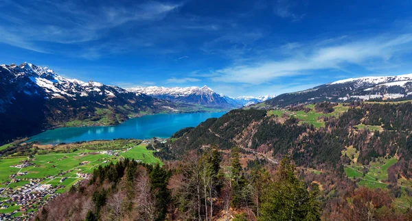 Piękny Widok Rzekę Domu Interlaken Szwajcaria — Zdjęcie stockowe