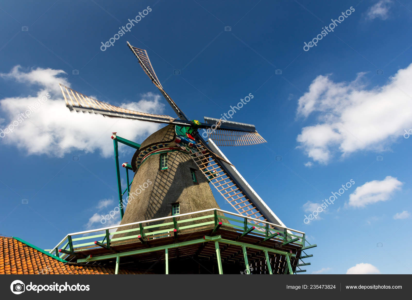 Dentro De Um Moinho De Vento De Madeira Imagem de Stock - Imagem