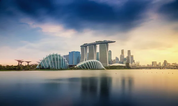 Singapore Gratte Ciel Bâtiments Sur Eau Port — Photo