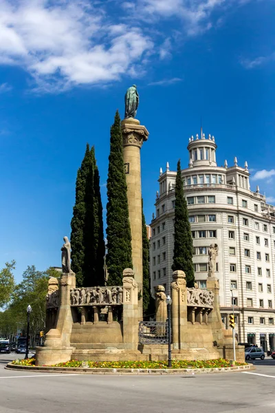 巴塞罗那在西班牙的著名建筑 — 图库照片