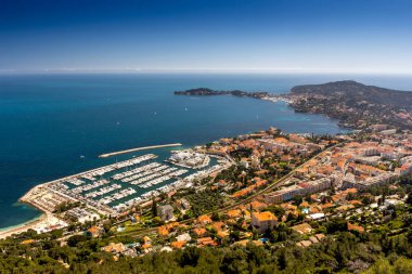 Cote d'Azur Fransa. Lüks resort ve bay Fransız riviera - Villefranche-sur-Mer görünümünü güzel şehir ve Monaco arasında yer almaktadır. Akdeniz