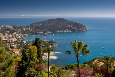 Cote d'Azur Fransa. Lüks resort ve bay Fransız riviera - Villefranche-sur-Mer görünümünü güzel şehir ve Monaco arasında yer almaktadır. Akdeniz
