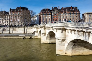 Paris, Fransa, geleneksel binaları ve sokakları mimarisi