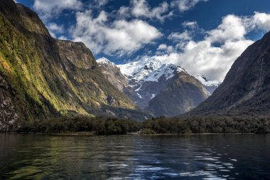 Milford 'un sesi Yeni Zelanda' da