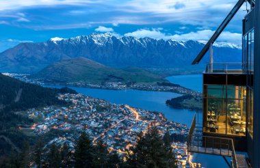 Queenstown, Newzealand etrafında büyük peyzaj