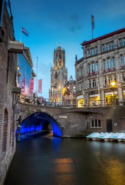 Akşamları, Hollanda Utrecht tarihi merkezi