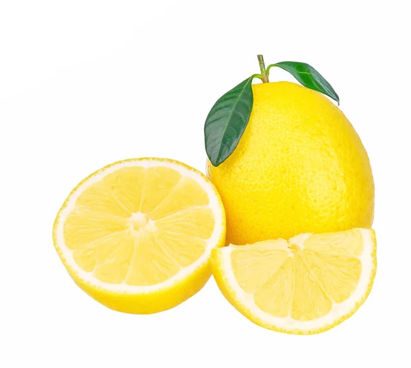 Зрізати Половину Жовтих Лимонних Цитрусових Зеленим Листям Ізольовано Білому Тлі — стокове фото