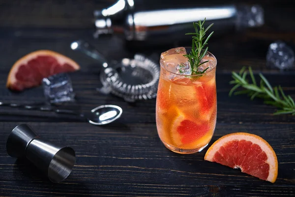 Cocktail Alcolico Singolo Margarita Pompelmo Con Ghiaccio Accessori Cocktail Ghiaccio — Foto Stock