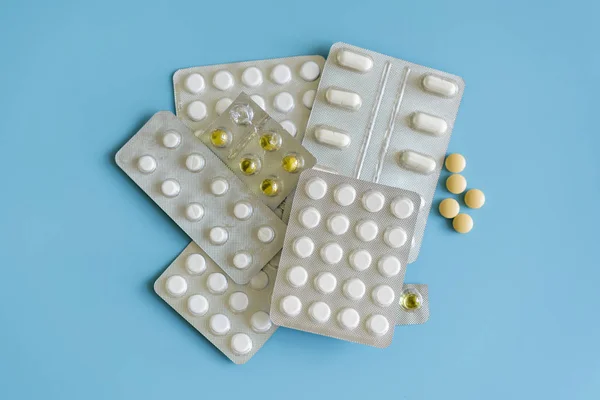 Ilaç Tedavisi Ilaç Şube Farklı Renkli Hapları Blister Paketlerine Mavi — Stok fotoğraf