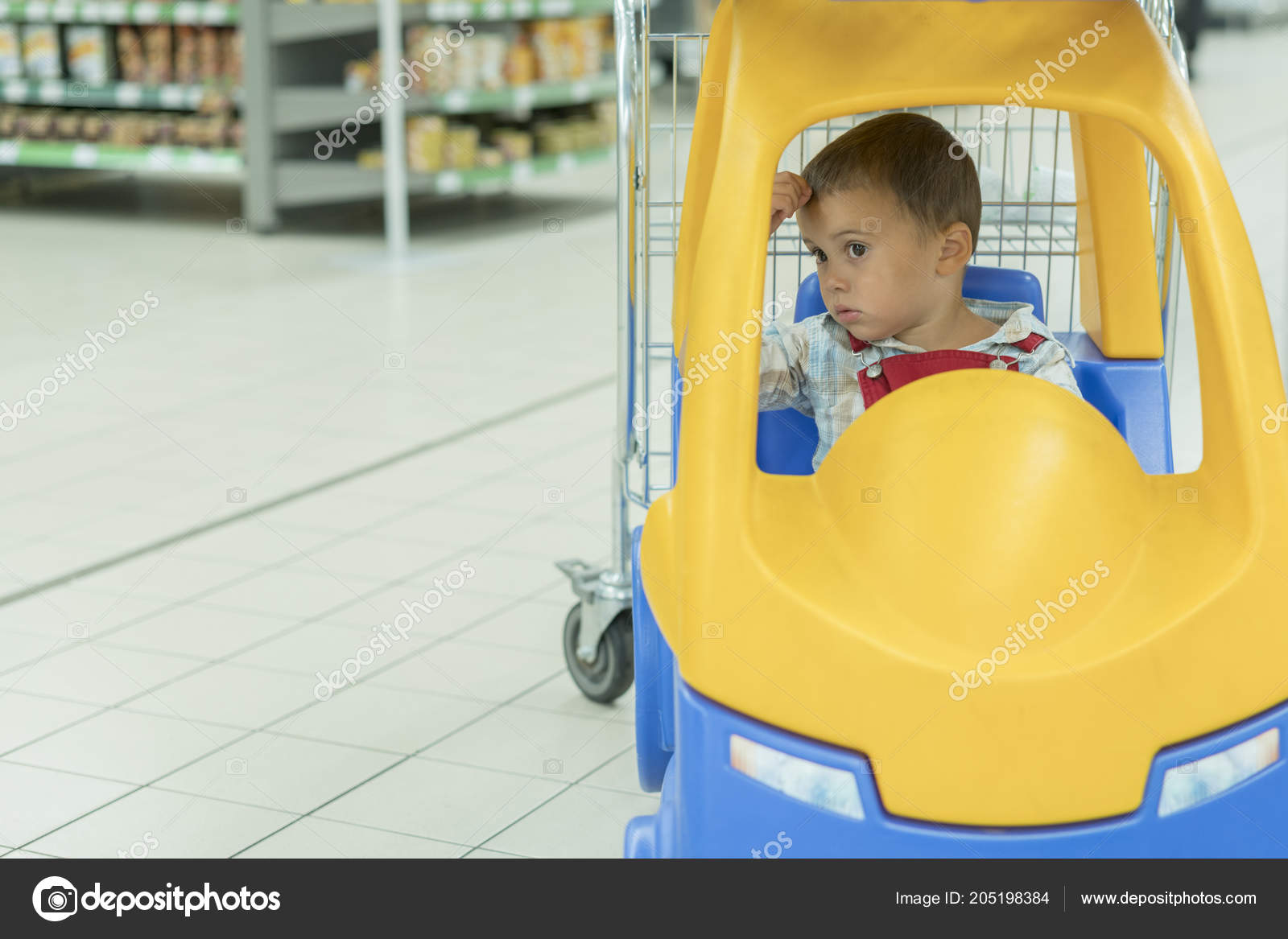 Mignon Triste Petit Enfant Ans Bebe Garcon Dans Petit Chariot Image Libre De Droit Par Colt Kiev Mail Ru C Mignon Triste Petit Enfant Ans Bebe Garcon Dans Petit Chariot Image Libre De Droit Par Colt Kiev Mail Ru C