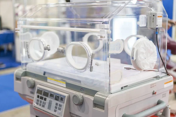 Lege Baby Incubator Een Ziekenhuis Kamer Kwekerij Couveuse Het Ziekenhuis — Stockfoto