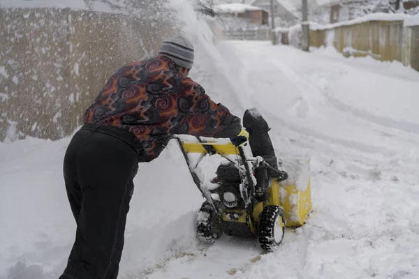 Snow Thrower Best Assistant Snow Removal Winter Snow Thrower Outdoor — Stock Photo, Image