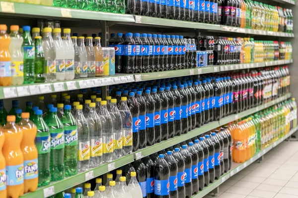 Kiev Ucrânia Fevereiro 2018 Paletes Com Coca Cola Supermercado — Fotografia de Stock