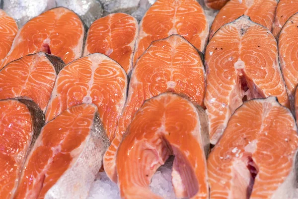 Lachsfilet Eis Auf Der Supermarkttheke — Stockfoto