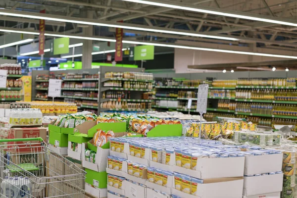 Kiev Ucrânia Janeiro 2018 Prateleiras Com Alimentos Supermercado — Fotografia de Stock