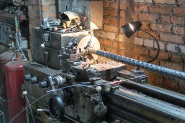 İşyeri turner. Eski Torna. Kanalda Tel sarma
