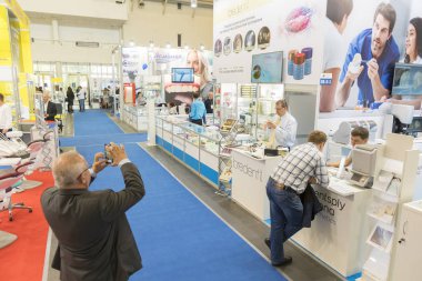 Kiev, Ukrayna. 5 Ekim 2018. Diş Sergisi, diş ekipman.