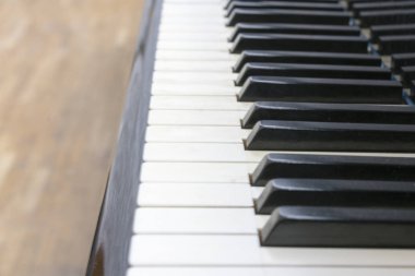 piyano tuşları. yakın çekim. Fildişi antika piyano tuşları kapat