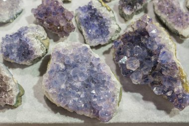 Akuamarin doğal kuvars mavi mücevher jeolojik kristalleri arka plan doku