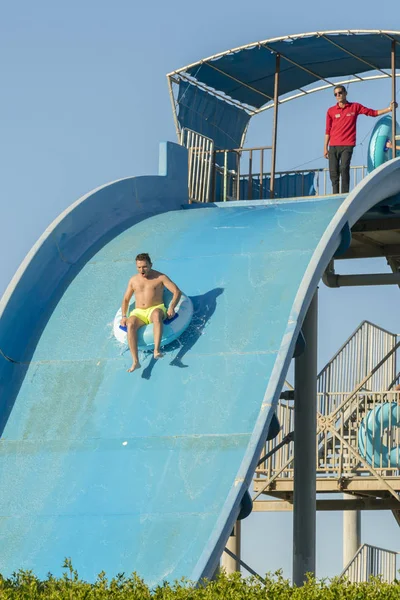 Hurghada Egypt November 2018 People Water Park Water Slide Vertical — Stock Photo, Image