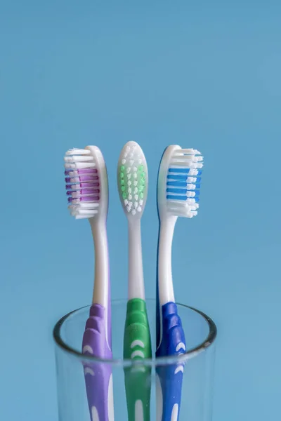 Brosses Dents Sur Fond Bleu Composition Plat Avec Brosses Dents — Photo