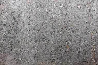 küçük delikli beton duvar