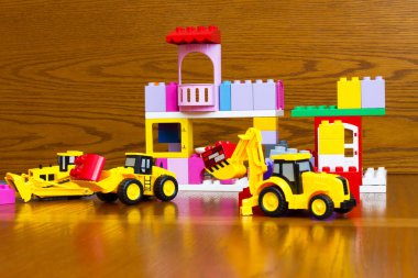 Çocuk için oyuncaklar. Buldozer, traktör.