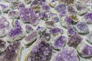 Akuamarin doğal kuvars mavi mücevher jeolojik kristalleri arka plan doku