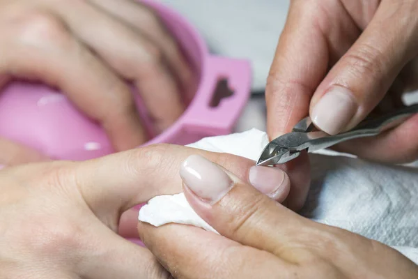 Vista Vicino Della Procedura Manicure Cura Delle Unghie — Foto Stock