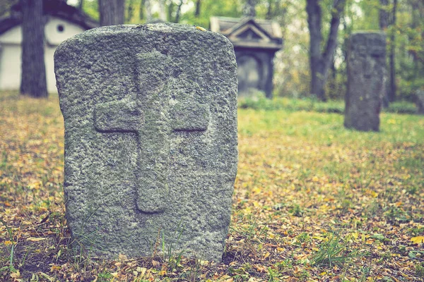 Worn Sandstone Grave Marker Shade Very Bright Day Text Visible — Stock Photo, Image