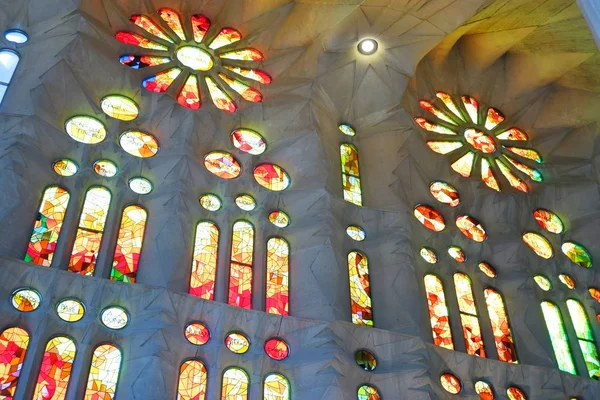 Фрагмент Інтер Єру Храму Святого Сімейства Барселоні — стокове фото