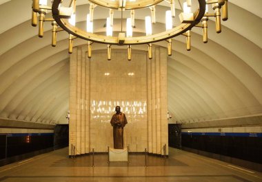 İç Chernaya Rechka metro İstasyonu'na, St. Petersburg