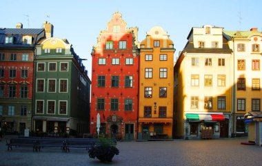 Old Town Stockholm büyük meydanda yaz sabahı