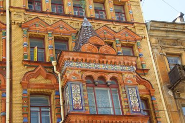 Kamennoostrovsky, St. Petersburg üzerinde evde Art Nouveau tarzında cephe parçası
