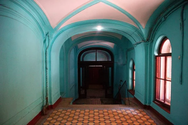 Εσωτερικό Της Κύρια Σκάλα Μιας Πολυκατοικίας Στην Οδό Kolokolnaya Στην — Φωτογραφία Αρχείου