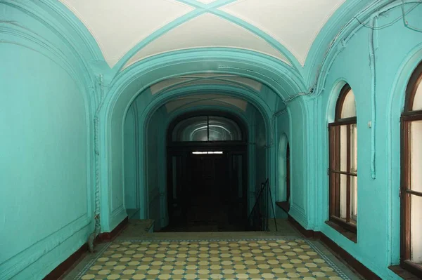 Intérieur Escalier Principal Bâtiment Résidentiel Sur Rue Kolokolnaya Saint Pétersbourg — Photo