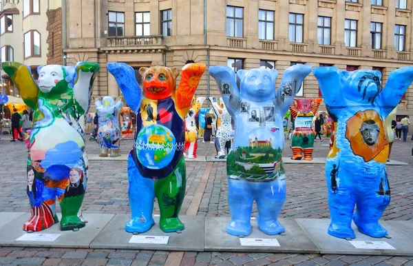 Exposición United Buddy Bears Plaza Cúpula Riga Bears Finland Slovenia — Foto de Stock