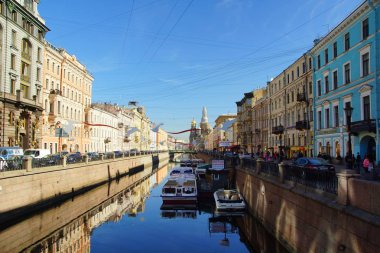 St Petersburg Griboedov kanal dolgu yaz sabahı