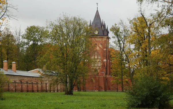 Φθινόπωρο Πρωί Και Chapelle Περίπτερο Στο Πάρκο Alexandrovsky Στο Tsarskoe — Φωτογραφία Αρχείου