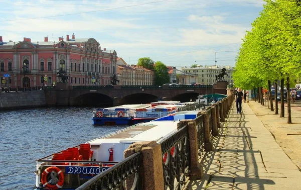 Сонячний День Літа Набережній Річки Фонтанки Санкт Петербурзі — стокове фото