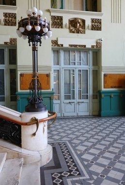 Vitebsk İstasyonu, St. Petersburg, bir fener ana merdiven üzerinde iç parçası
