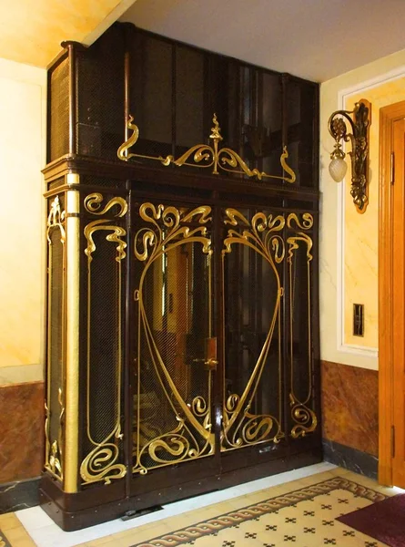 Portail Ascenseur Dans Style Art Nouveau Dans Maison Compagnie Singer — Photo