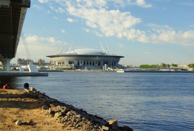Krestovsky Adası ve St. Petersburg stadyumda görünümü